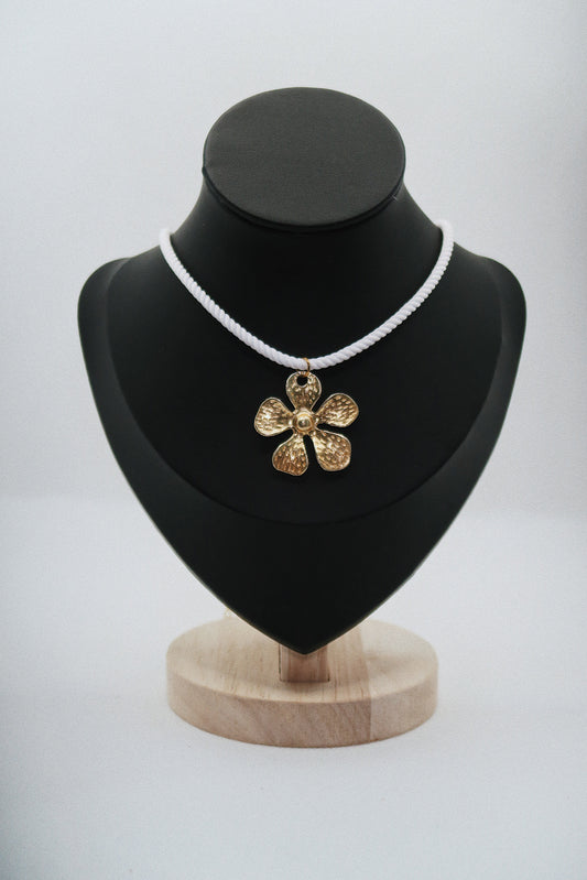 Pétalo Necklace